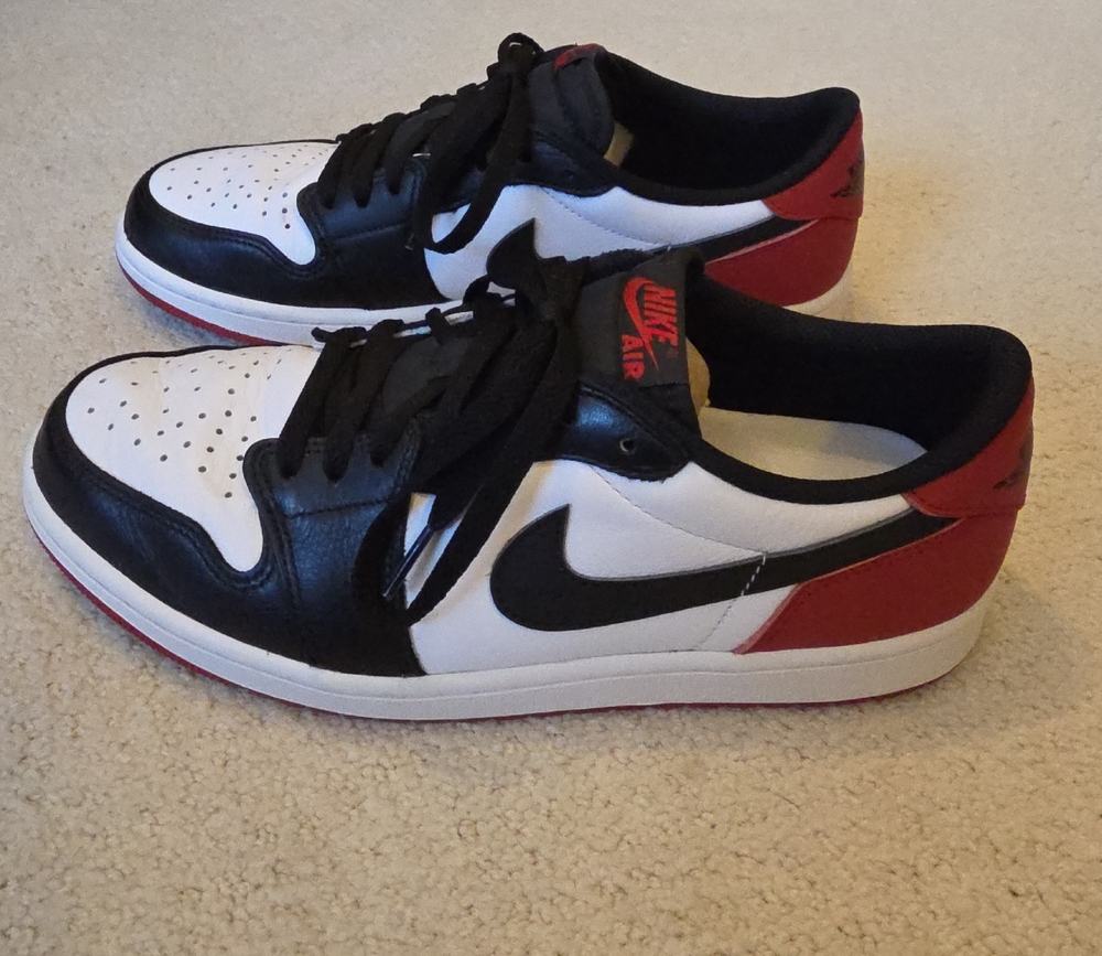 Nike Air Jordan One (Black Toe)